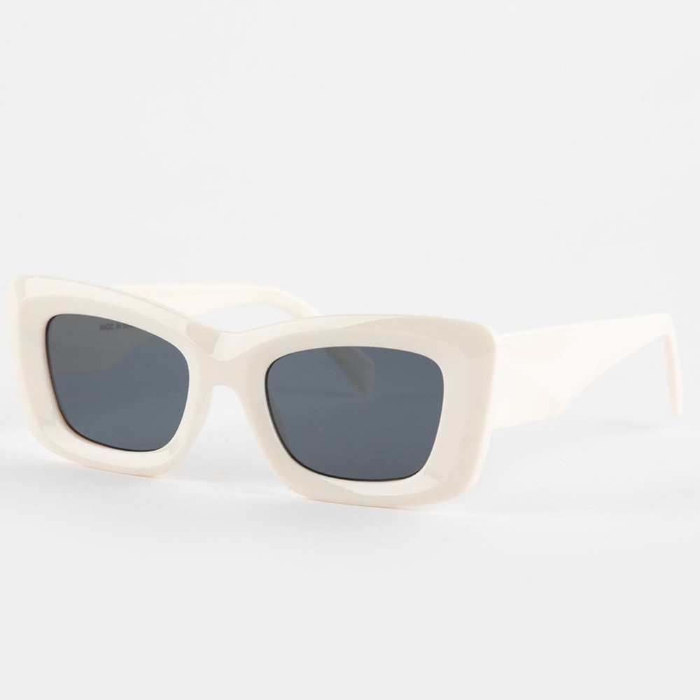 NEW Women’s square sunglasses